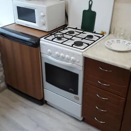 Гамарника 9 *